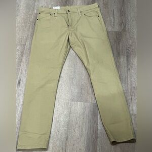 NWT Men’s Levi 34W 32L 520 Taper Fit Khaki Brown Duck Cotton Stretch Chino Pants